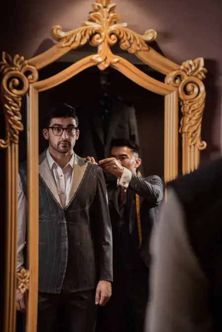 Duan Tailor - Vorläufiges Heften und erste Anprobe